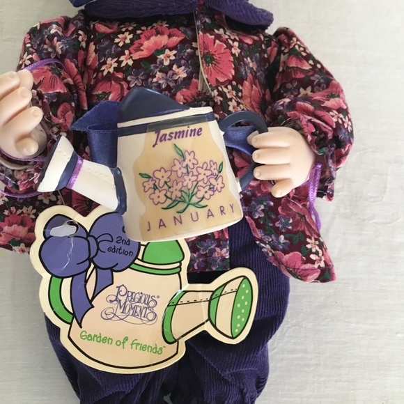 Precious Moments January doll - Picture 3 of 3